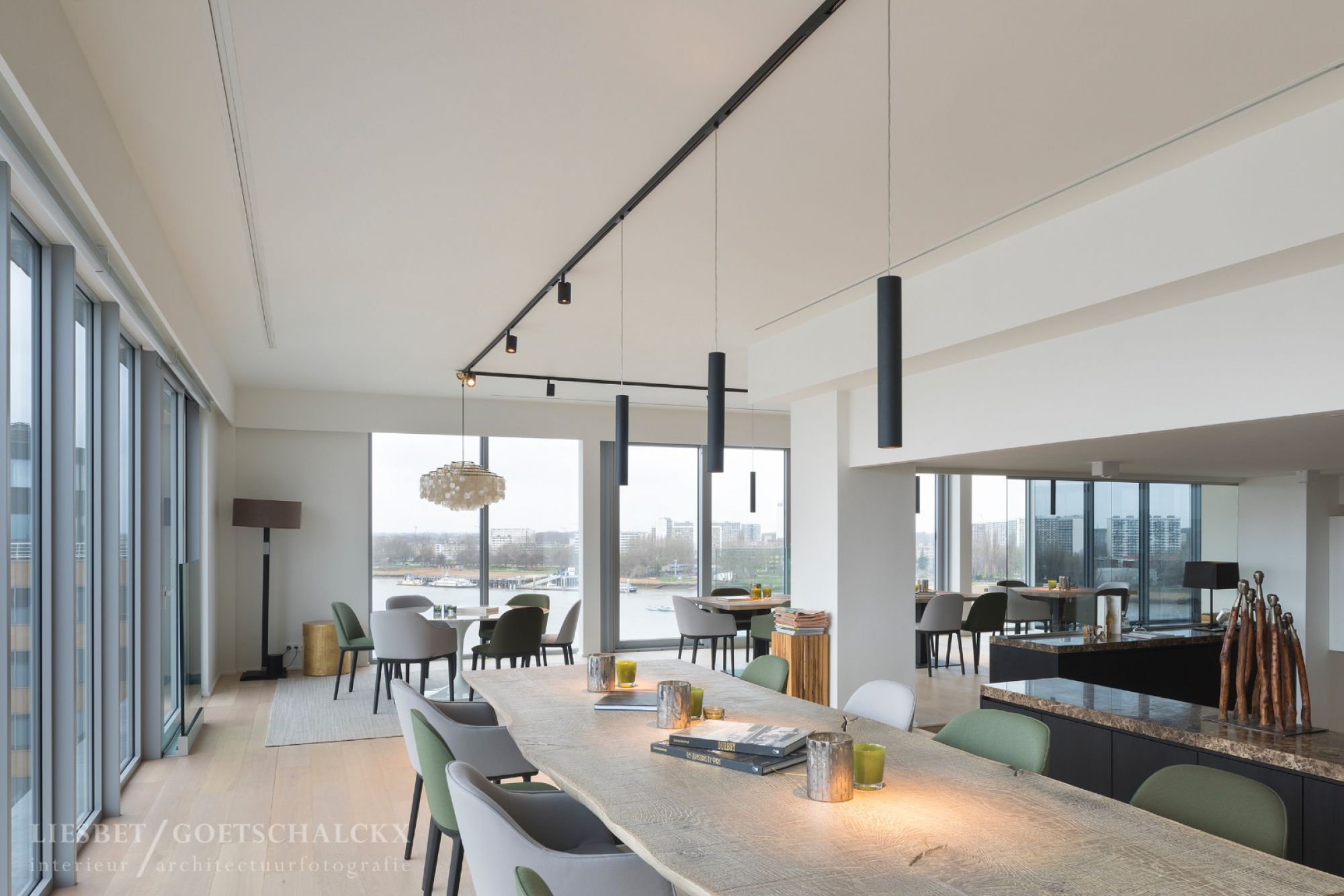 Glassroom1.jpg