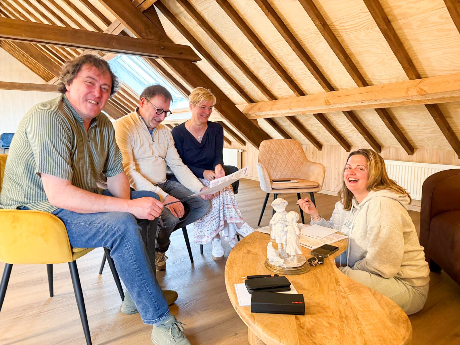 Ontbijt-Vergadering-Team-verdelen-in-kleinere-groepjes-4.jpg